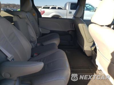 Zdjęcie 11 z 13 samochodu: 2011 TOYOTA SIENNA XLE VIN:5TDYK3DC1BS093808 - miniatura