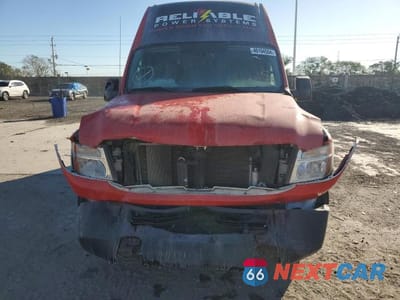 Piąte zdjęcie samochodu w środku: 2018 NISSAN NV 2500 S VIN:1N6BF0LY8JN802984 - miniatura