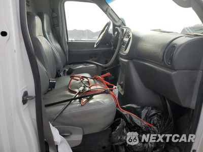 Zdjęcie 10 z 12 samochodu: 2006 FORD ECONOLINE E450 SUPER DUTY CUTAWAY VAN VIN:1FDXE45S16HA79301 - miniatura