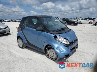 Czwarte zdjęcie samochodu z boku: 2013 SMART FORTWO PURE VIN:WMEEJ3BAXDK669527 - miniatura