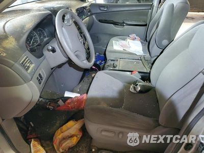 Zdjęcie 7 z 13 samochodu: 2005 TOYOTA SIENNA CE VIN:5TDZA23C55S354655 - miniatura