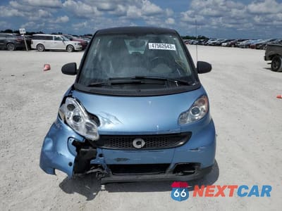 Piąte zdjęcie samochodu w środku: 2013 SMART FORTWO PURE VIN:WMEEJ3BAXDK669527 - miniatura