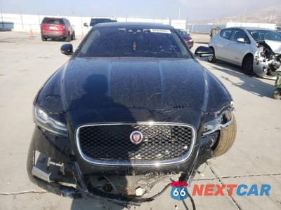 Piąte zdjęcie samochodu w środku: 2016 JAGUAR XF PREMIUM VIN:SAJBJ4BV2GCY21231 - miniatura