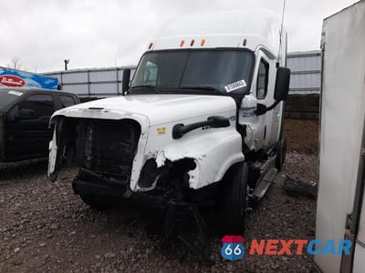 Drugie zdjęcie samochodu z przodu: 2011 FREIGHTLINER CASCADIA 125 VIN:1FUJGLDR6BLAY2095 - miniatura