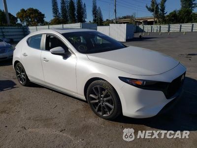Czwarte zdjęcie samochodu z boku: 2021 MAZDA 3 PREFERRED VIN:JM1BPALL9M1402034 - miniatura