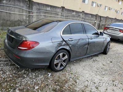 Trzecie zdjęcie samochodu z tyłu: 2020 MERCEDES-BENZ E 350 4MATIC VIN:W1KZF8EB9LA824999 - miniatura