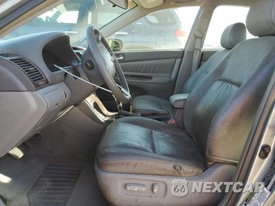 Zdjęcie 7 z 12 samochodu: 2005 TOYOTA CAMRY LE VIN:4T1BF32K55U599206 - miniatura