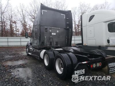 Trzecie zdjęcie samochodu z tyłu: 2017 KENWORTH CONSTRUCTION T680 VIN:1XKYD49X1HJ132421 - miniatura