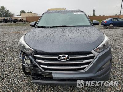 Piąte zdjęcie samochodu w środku: 2017 HYUNDAI TUCSON LIMITED VIN:KM8J33A47HU425133 - miniatura