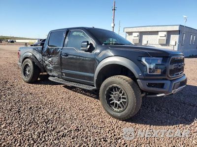 Czwarte zdjęcie samochodu z boku: 2018 FORD F150 RAPTOR VIN:1FTFW1RG7JFE48619 - miniatura