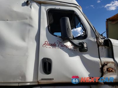 Piąte zdjęcie samochodu w środku: 2012 FREIGHTLINER CASCADIA 125 VIN:1FUJGLDR0CSBT4036 - miniatura