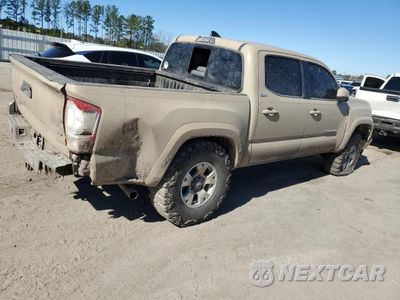 Trzecie zdjęcie samochodu z tyłu: 2018 TOYOTA TACOMA DOUBLE CAB VIN:3TMCZ5ANXJM147726 - miniatura