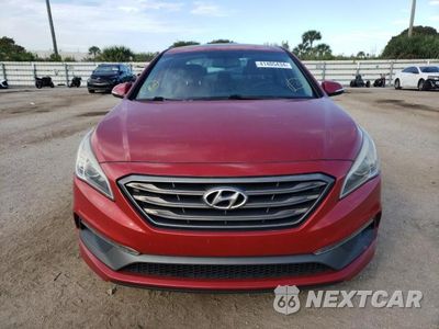 Piąte zdjęcie samochodu w środku: 2017 HYUNDAI SONATA SPORT VIN:5NPE34AF2HH554131 - miniatura