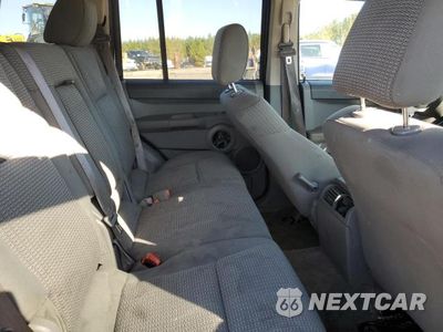 Zdjęcie 10 z 12 samochodu: 2006 JEEP COMMANDER VIN:1J8HH48K56C206665 - miniatura