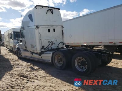 Trzecie zdjęcie samochodu z tyłu: 2012 FREIGHTLINER CASCADIA 125 VIN:1FUJGLDR0CSBT4036 - miniatura