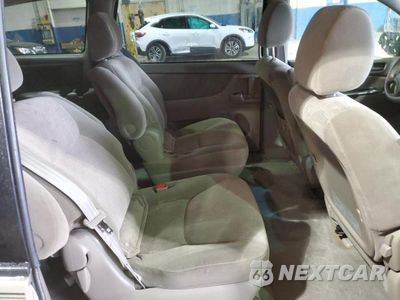 Zdjęcie 11 z 13 samochodu: 2009 TOYOTA SIENNA CE VIN:5TDZK23C39S232766 - miniatura