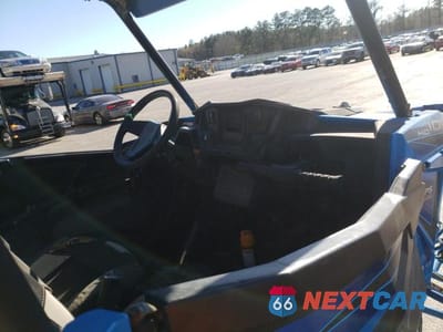 Piąte zdjęcie samochodu w środku: 2015 POLARIS RZR XP 4 1000 EPS VIN:3NSVFE992FF369132 - miniatura