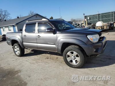 Czwarte zdjęcie samochodu z boku: 2013 TOYOTA TACOMA DOUBLE CAB VIN:5TFLU4EN2DX063062 - miniatura