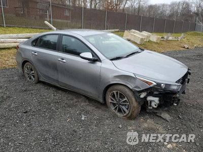 Czwarte zdjęcie samochodu z boku: 2023 KIA FORTE LX VIN:3KPF24AD6PE652832 - miniatura