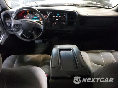 Zdjęcie 8 z 12 samochodu: 2005 CHEVROLET SILVERADO K1500 VIN:2GCEK13T251165958 - miniatura