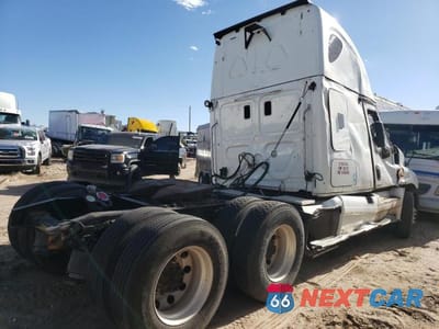 Czwarte zdjęcie samochodu z boku: 2012 FREIGHTLINER CASCADIA 125 VIN:1FUJGLDR0CSBT4036 - miniatura