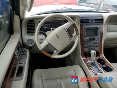 Zdjęcie 8 z 13 samochodu: 2012 LINCOLN NAVIGATOR VIN:5LMJJ2J59CEL07576 - miniatura