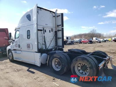Trzecie zdjęcie samochodu z tyłu: 2019 FREIGHTLINER CASCADIA 126 VIN:3AKJHHDR2KSKD5742 - miniatura