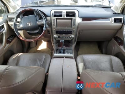 Zdjęcie 8 z 13 samochodu: 2018 LEXUS GX 460 VIN:JTJBM7FX3J5186404 - miniatura