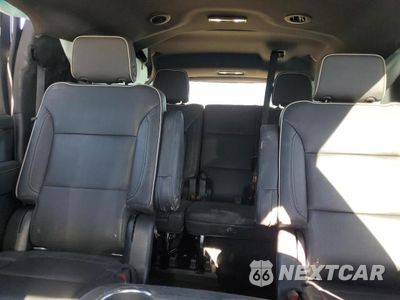 Zdjęcie 10 z 13 samochodu: 2022 CHEVROLET SUBURBAN K1500 PREMIER VIN:1GNSKFKD9NR207020 - miniatura