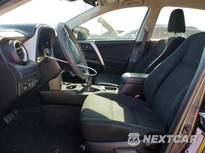 Zdjęcie 7 z 12 samochodu: 2017 TOYOTA RAV4 LE VIN:JTMZFREV7HJ149221 - miniatura