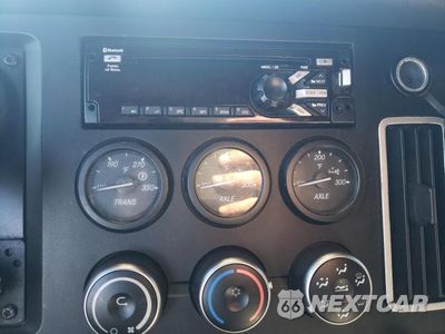 Zdjęcie 9 z 10 samochodu: 2019 FREIGHTLINER CASCADIA 126 VIN:3AKJHHDR2KSKD5742 - miniatura