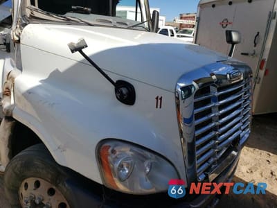 Zdjęcie 7 z 10 samochodu: 2012 FREIGHTLINER CASCADIA 125 VIN:1FUJGLDR0CSBT4036 - miniatura