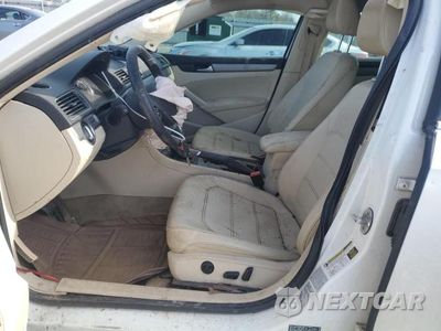Zdjęcie 7 z 12 samochodu: 2015 VOLKSWAGEN PASSAT SE VIN:1VWBV7A34FC085005 - miniatura