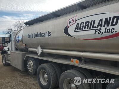 Trzecie zdjęcie samochodu z tyłu: 2020 KENWORTH CONSTRUCTION T880 VIN:1NKZXPEX3LJ370809 - miniatura