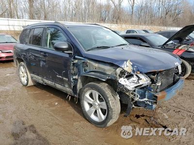Czwarte zdjęcie samochodu z boku: 2012 JEEP COMPASS LATITUDE VIN:1C4NJCEB7CD678241 - miniatura