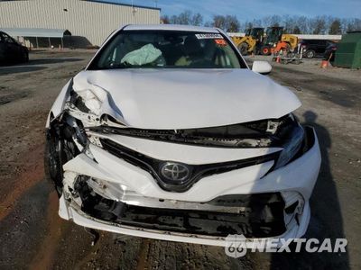 Piąte zdjęcie samochodu w środku: 2019 TOYOTA CAMRY L VIN:4T1B11HK3KU183984 - miniatura