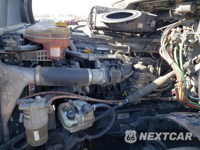 Zdjęcie 7 z 10 samochodu: 2019 FREIGHTLINER CASCADIA 126 VIN:3AKJHHDR2KSKD5742 - miniatura