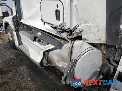 Zdjęcie 9 z 10 samochodu: 2023 KENWORTH CONSTRUCTION T680 VIN:1XKYDP9XXPJ228418 - miniatura