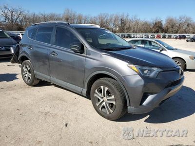 Czwarte zdjęcie samochodu z boku: 2017 TOYOTA RAV4 LE VIN:JTMZFREV7HJ149221 - miniatura