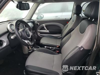 Zdjęcie 7 z 12 samochodu: 2006 MINI COOPER VIN:WMWRC335X6TK16370 - miniatura