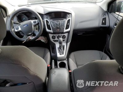 Zdjęcie 8 z 13 samochodu: 2014 FORD FOCUS SE VIN:1FADP3F29EL462060 - miniatura