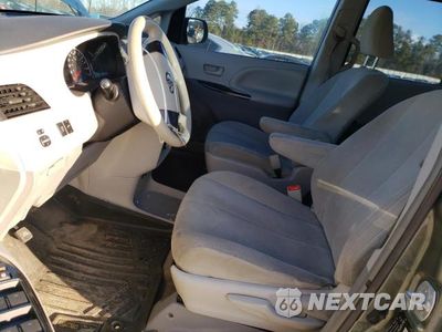 Zdjęcie 7 z 13 samochodu: 2014 TOYOTA SIENNA VIN:5TDZK3DC7ES517372 - miniatura