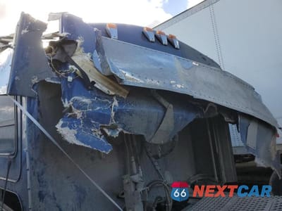 Zdjęcie 9 z 10 samochodu: 2019 KENWORTH CONSTRUCTION W900 VIN:1XKWD49X3KJ257015 - miniatura