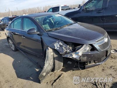 Czwarte zdjęcie samochodu z boku: 2014 CHEVROLET CRUZE LTZ VIN:1G1PG5SB3E7209620 - miniatura