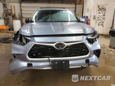 Piąte zdjęcie samochodu w środku: 2021 TOYOTA HIGHLANDER L VIN:5TDBZRBH8MS081810 - miniatura