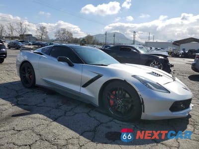 Czwarte zdjęcie samochodu z boku: 2015 CHEVROLET CORVETTE STINGRAY Z51 3LT VIN:1G1YM2D78F5111779 - miniatura