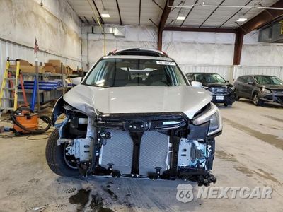 Piąte zdjęcie samochodu w środku: 2024 SUBARU FORESTER PREMIUM VIN:JF2SKACC1RH434846 - miniatura