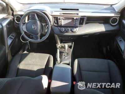 Zdjęcie 8 z 12 samochodu: 2017 TOYOTA RAV4 LE VIN:JTMZFREV7HJ149221 - miniatura