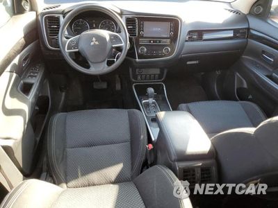 Zdjęcie 8 z 12 samochodu: 2019 MITSUBISHI OUTLANDER ES VIN:JA4AD2A34KZ009001 - miniatura