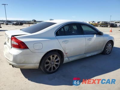 Trzecie zdjęcie samochodu z tyłu: 2011 VOLVO S80 3.2 VIN:YV1952AS8B1144178 - miniatura